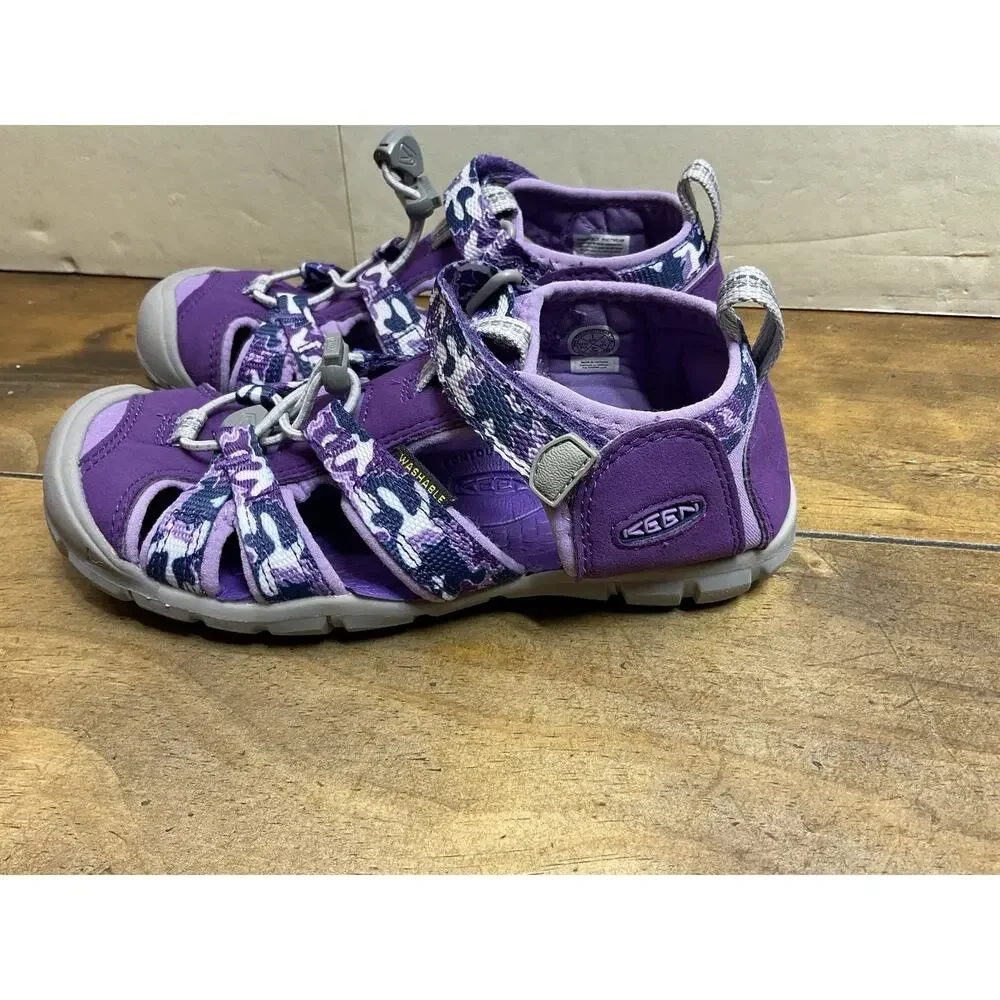 KEEN Seacamp II CNX Sandals Girls Youth Size 1 Purple Camo Water Shoes
